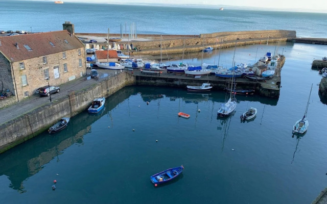 NEW Superb One Bedroom Getaway in Dysart Kirkcaldy