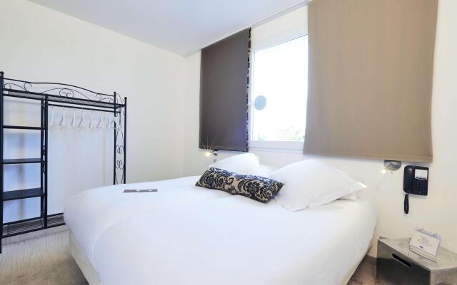 Hôtel, restaurant Kyriad Fréjus