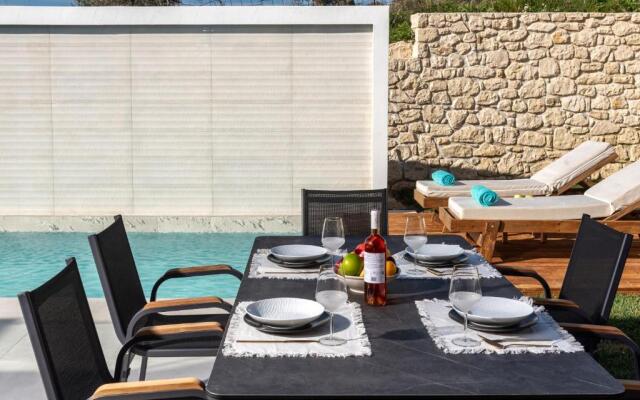 Villa Silentium Ionia by MediterraneanVillas