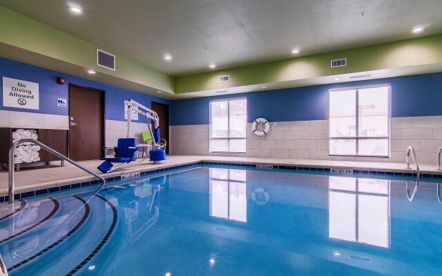 Holiday Inn Express & Suites Atchison by IHG