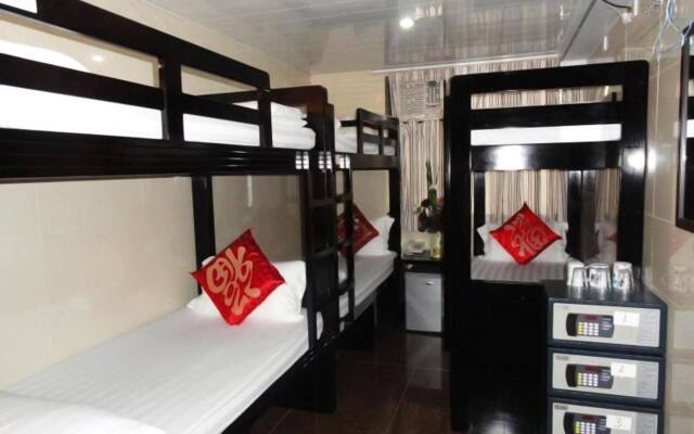 Manila Hotel - Hostel