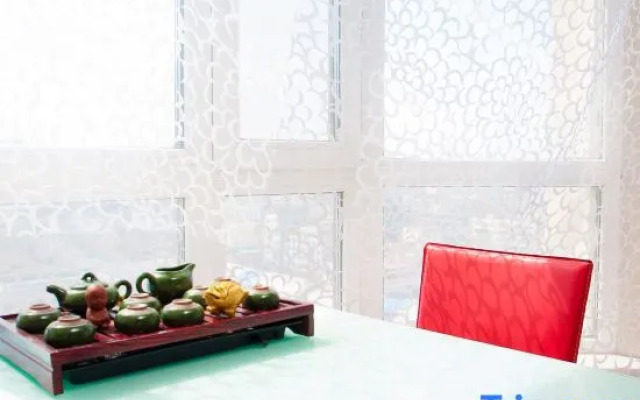 Baoyu Rongyao Shangcheng Fashion International Apartment (Harbin Central Street Flagship)