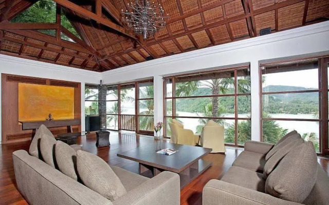 Solymar Villa