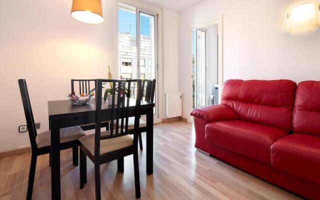 FridaysFlats, Sagrado Silencio - 3 BDR right by Sagrada Familia