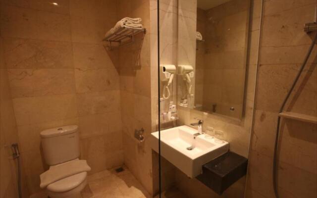 W Three Premier Hotel Lagaligo
