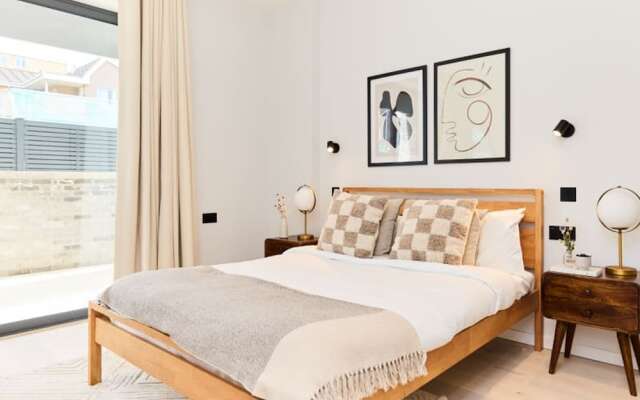 The Brondesbury Hideout - Breathtaking 1bdr Flat With Terrace Parking