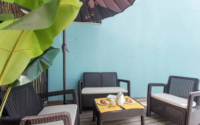 Central Studio w/ Pool, AC & Patio by LovelyStay