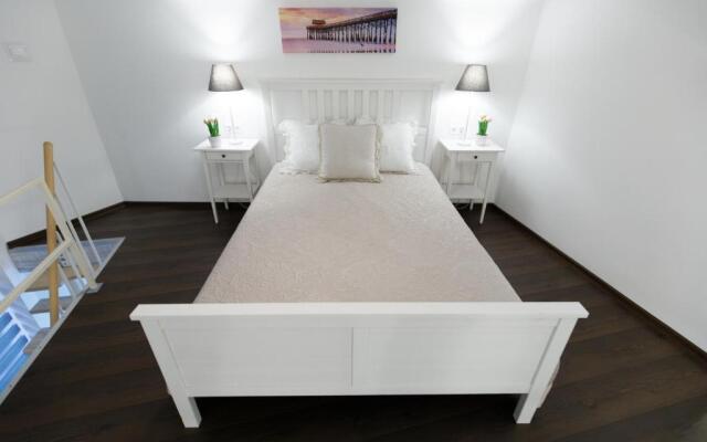 Sleek Minimalist Studio at Inner City