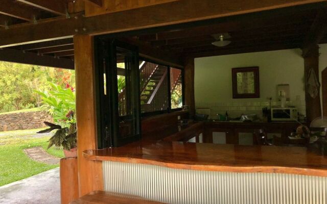 Daintree Manor Bed & Breakfast