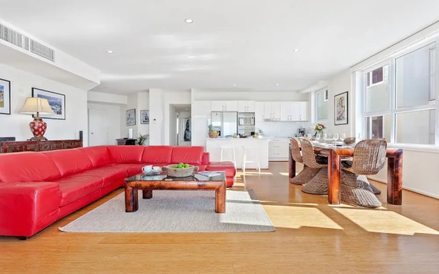 Southbound Escape at the Wharf