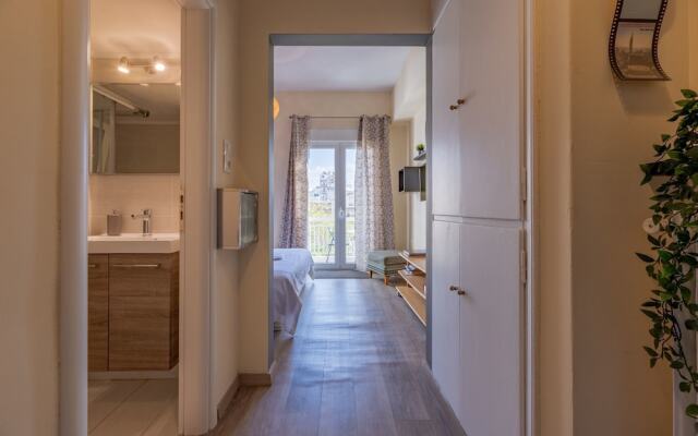 Renovated lovely aptm near to Acropolis