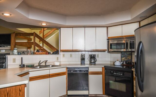 Bear Feet 3 Bedroom Townhome