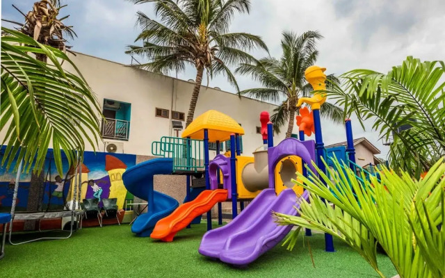 City Escape Hotel, Prampram