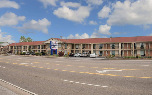 Econo Lodge Sevierville-Pigeon Forge on the River