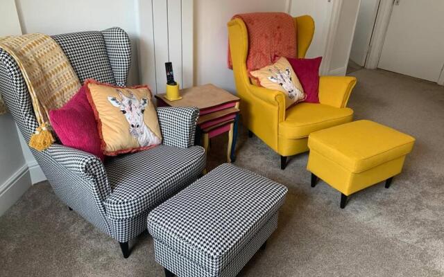 Beautiful newly refurbished 2 bed flat in devon