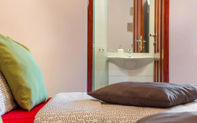 Top Center Apartment