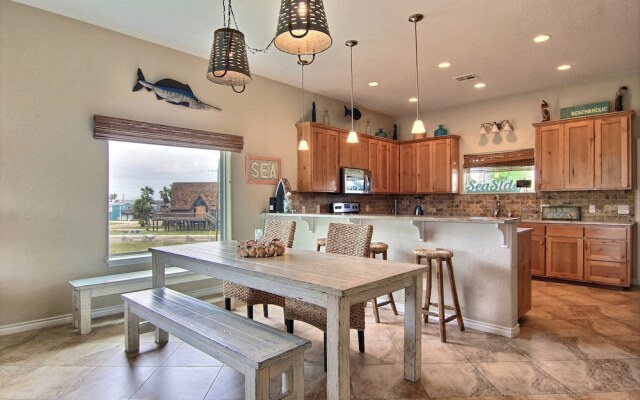 Casa Chillotta 633 by RedAwning