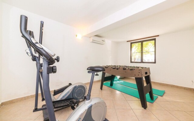 Beautiful Home in Marina With Wifi and 7 Bedrooms