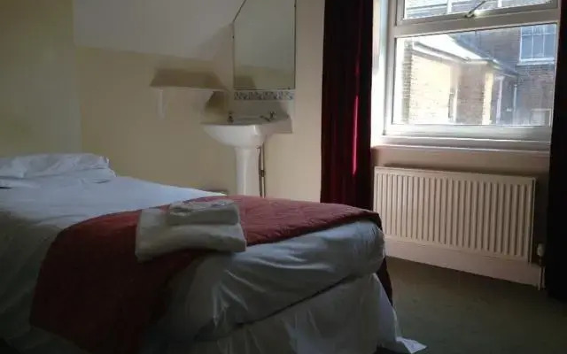 Queens Lodge Guest House