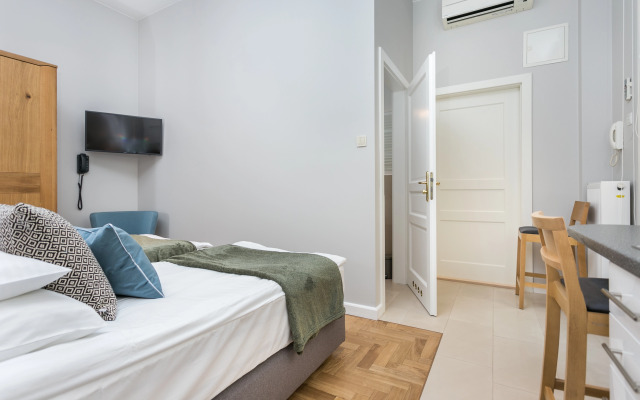 Venetian House Market Square Aparthotel