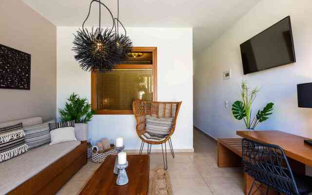 Nostos Beach Boutique Hotel