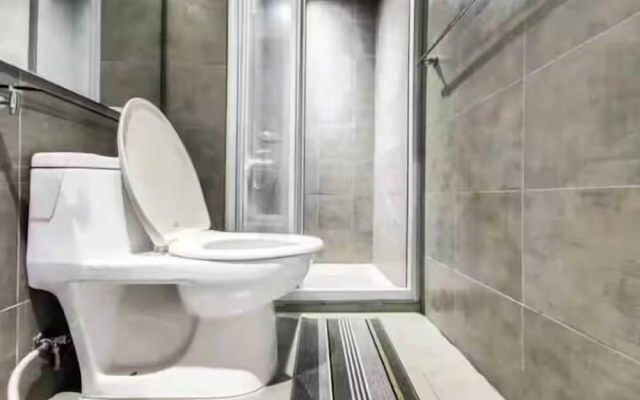 Ultra Luxury 66F Penthouse  Skyline View