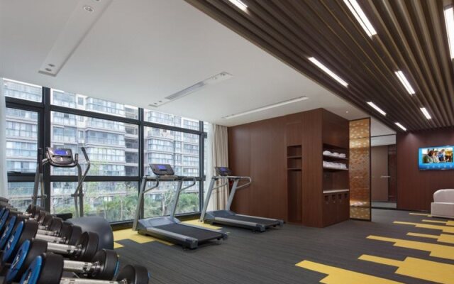 Hampton by Hilton Qionghai Railway Station