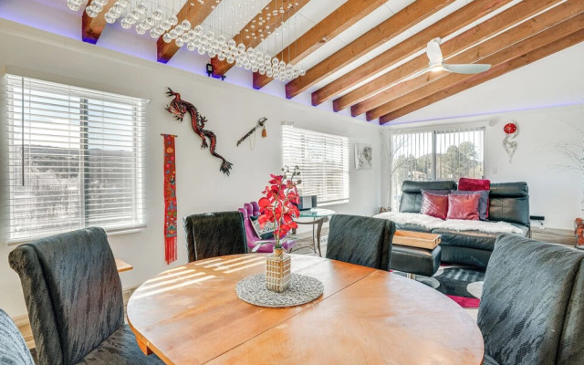 1 Mi to Dtwn: Scenic Prescott Hillside Retreat!