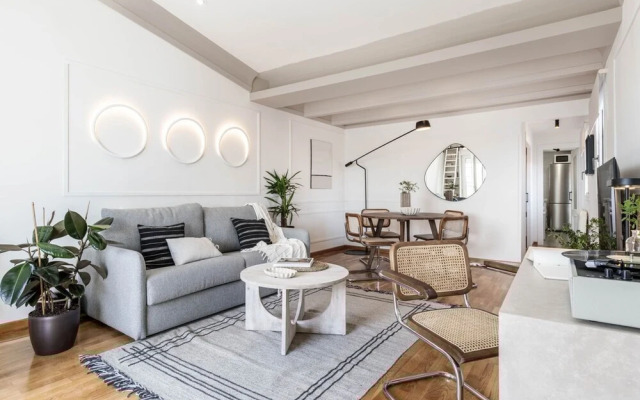 Minore - 1 Bedroom Penthouse and Terrace in Chueca