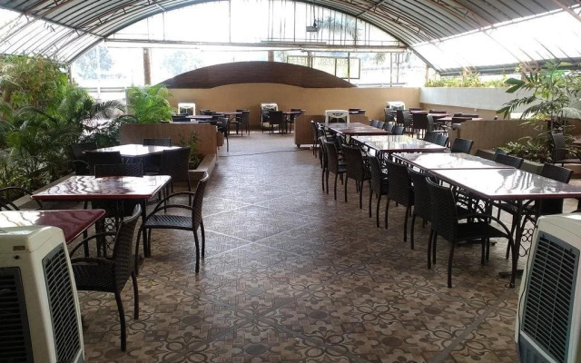 The Maharaja Hotel by OYO Rooms