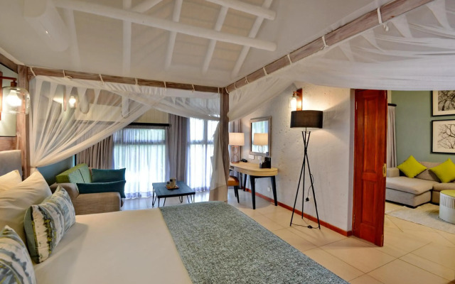 Cresta Mowana Safari Resort & Spa