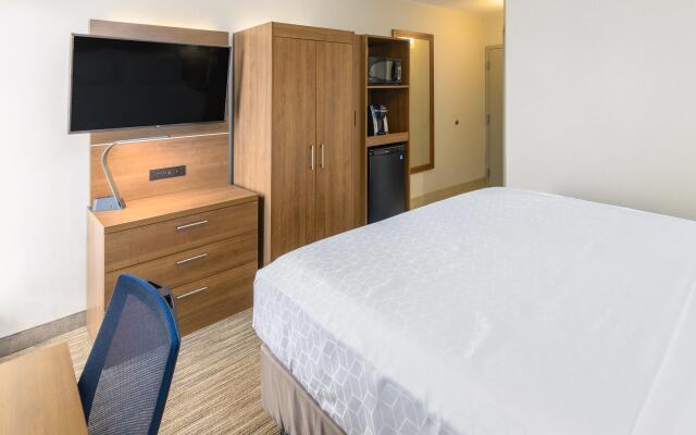 Holiday Inn Express Southington by IHG