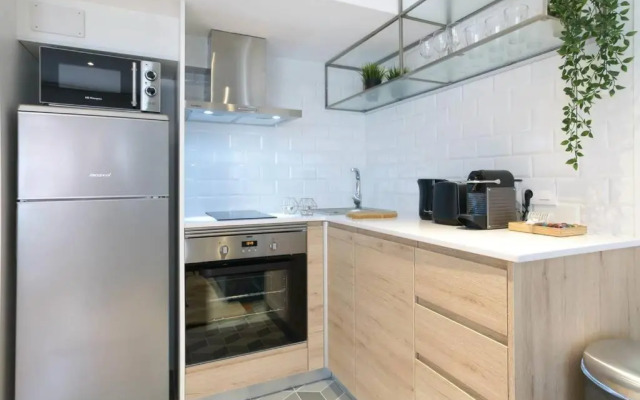 Eiffel Bridge Boutique Apartment