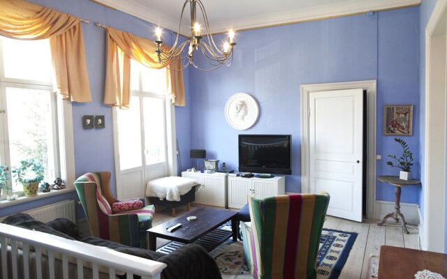 Mälby Säteri Bed & Breakfast