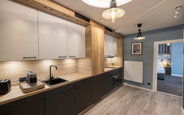 Oldtown Studios by dasPaul
