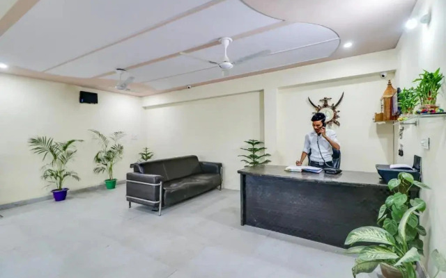 Akash Guest House by OYO Rooms