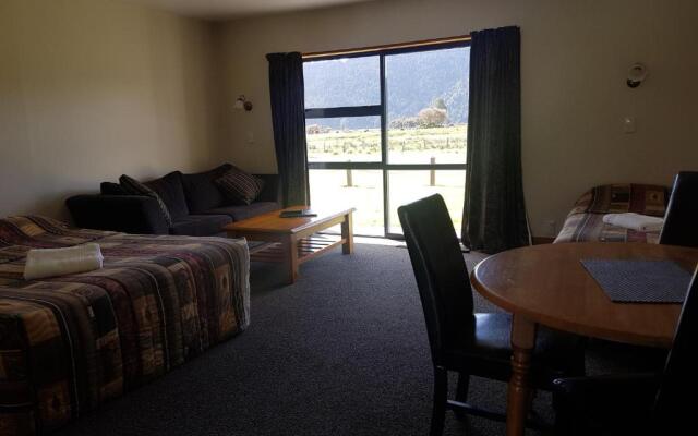 Mt Cook View Motel - Fox Glacier