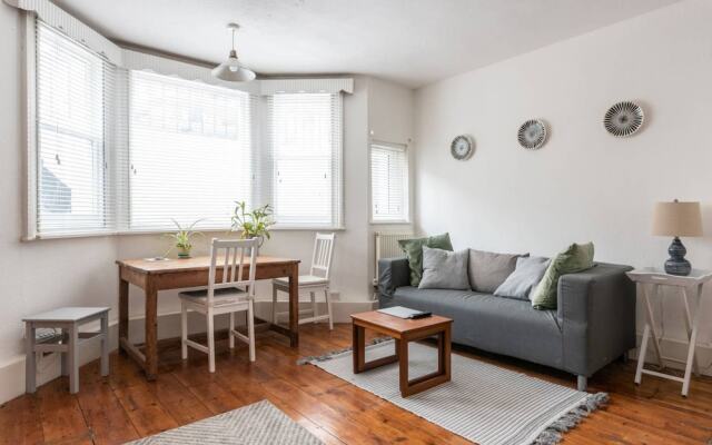Bright and Cosy 1 Bedroom Flat Close To Marina