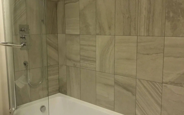 The Lodge at Broadway