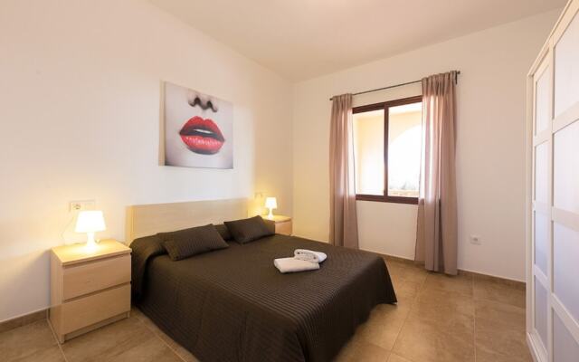 Villa - 12 Bedrooms with Pool and WiFi - 104971