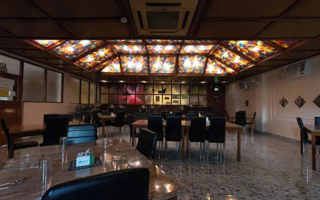 Hotel Mainak