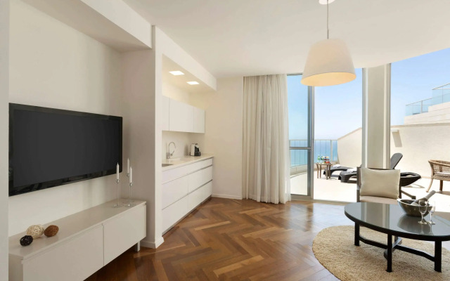 Ramada Hotel & Suites by Wyndham Netanya