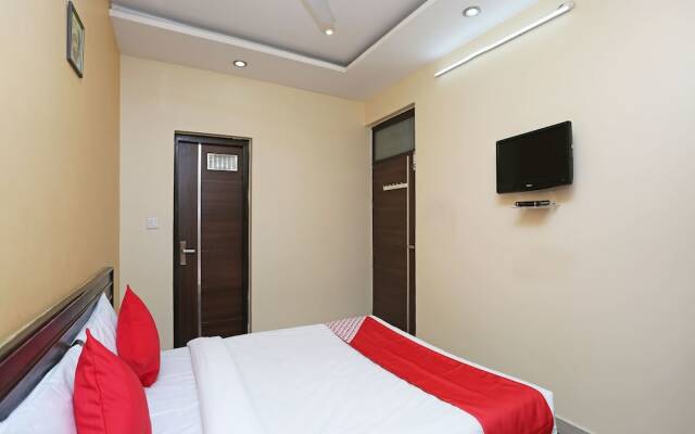 OYO 10588 Hotel Golden Square