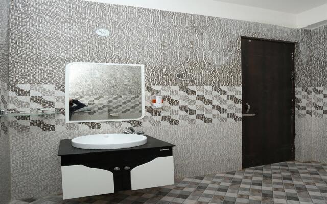 OYO 12220 Krishnavi INN