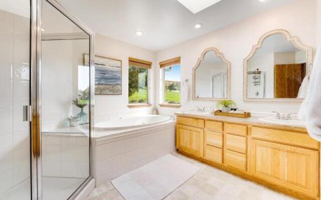 La Via Bella Retreat by the Lake