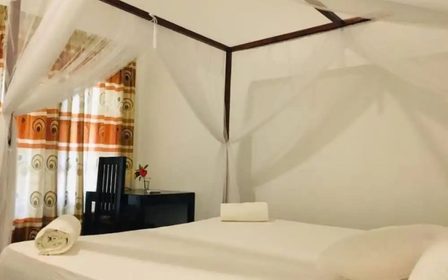 Sea shells Inn Arugambay