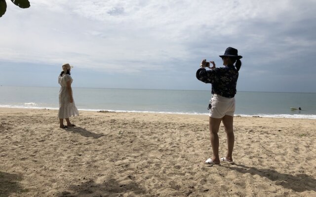 Baan Must Sea