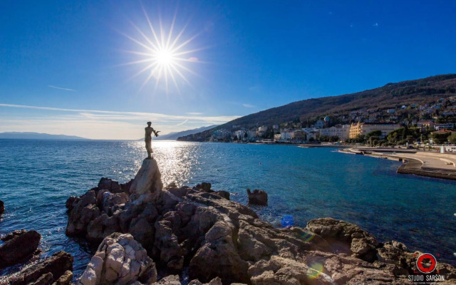 Victory Sea View Apartment