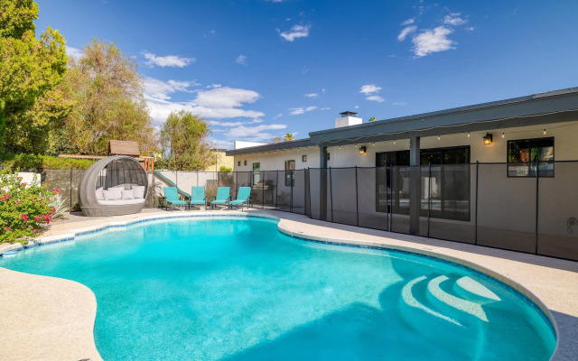 White Agate by Avantstay Pool + Playground