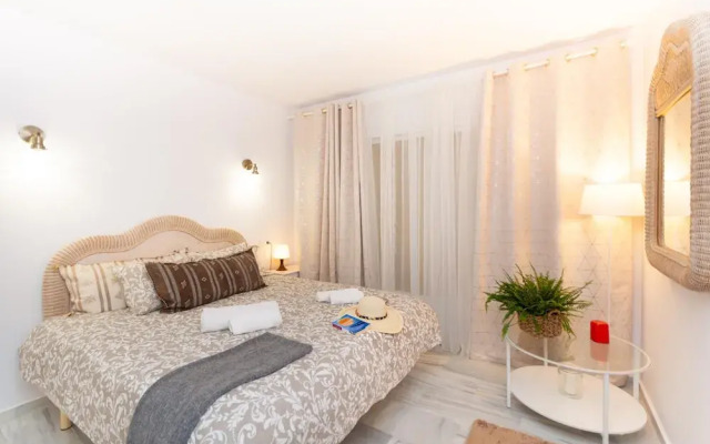 Calahonda Elegance With Pool And Sea View